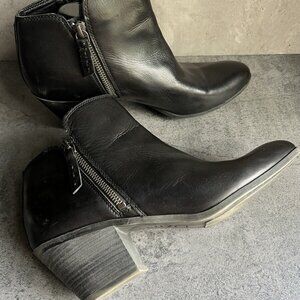 Frye Women’s Black Leather Judith Zip Ankle Boots Size 10 M